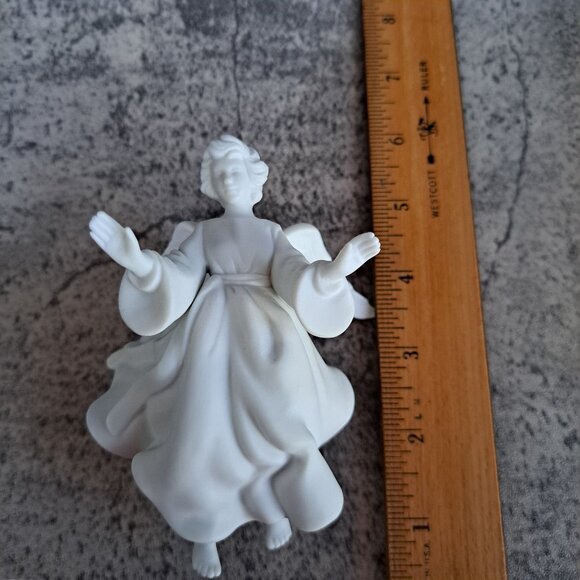 Avon Nativity Collectibles The Angel Flying Hanging White Porcelain Bisque w/Box - Picture 12 of 12